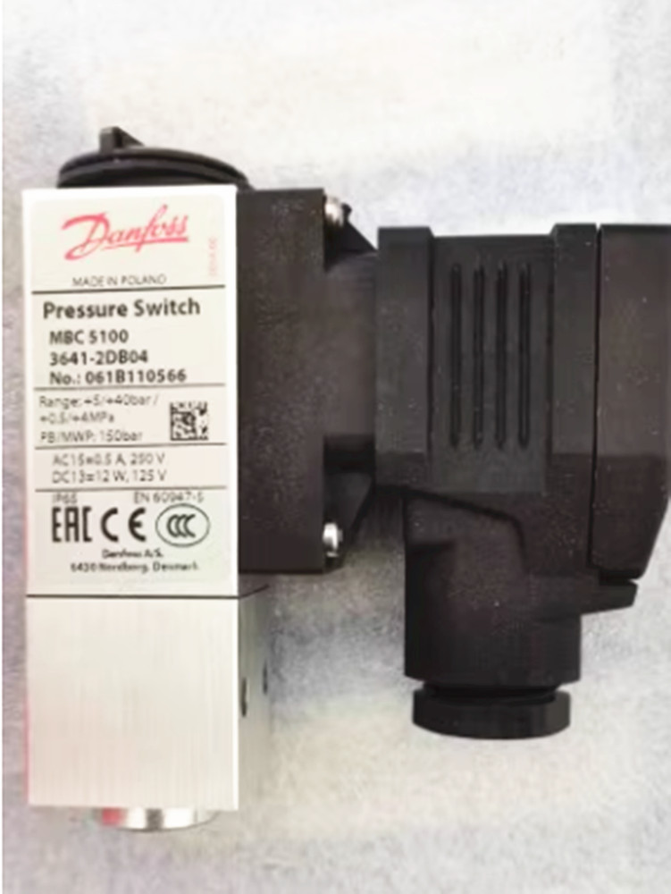 Danfoss MBC5100 061B110566 sensor