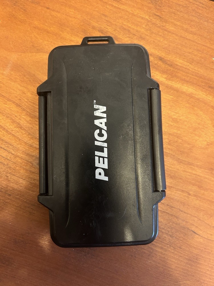 Pelican Compact Flash Card Storage Case Waterproof, 6- Card Capacity