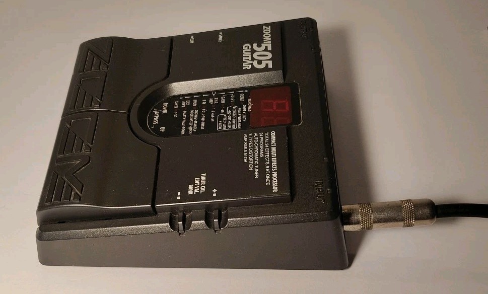 Zoom 505 World's First Multi Effects System In A Compact Pedal Tested & Working