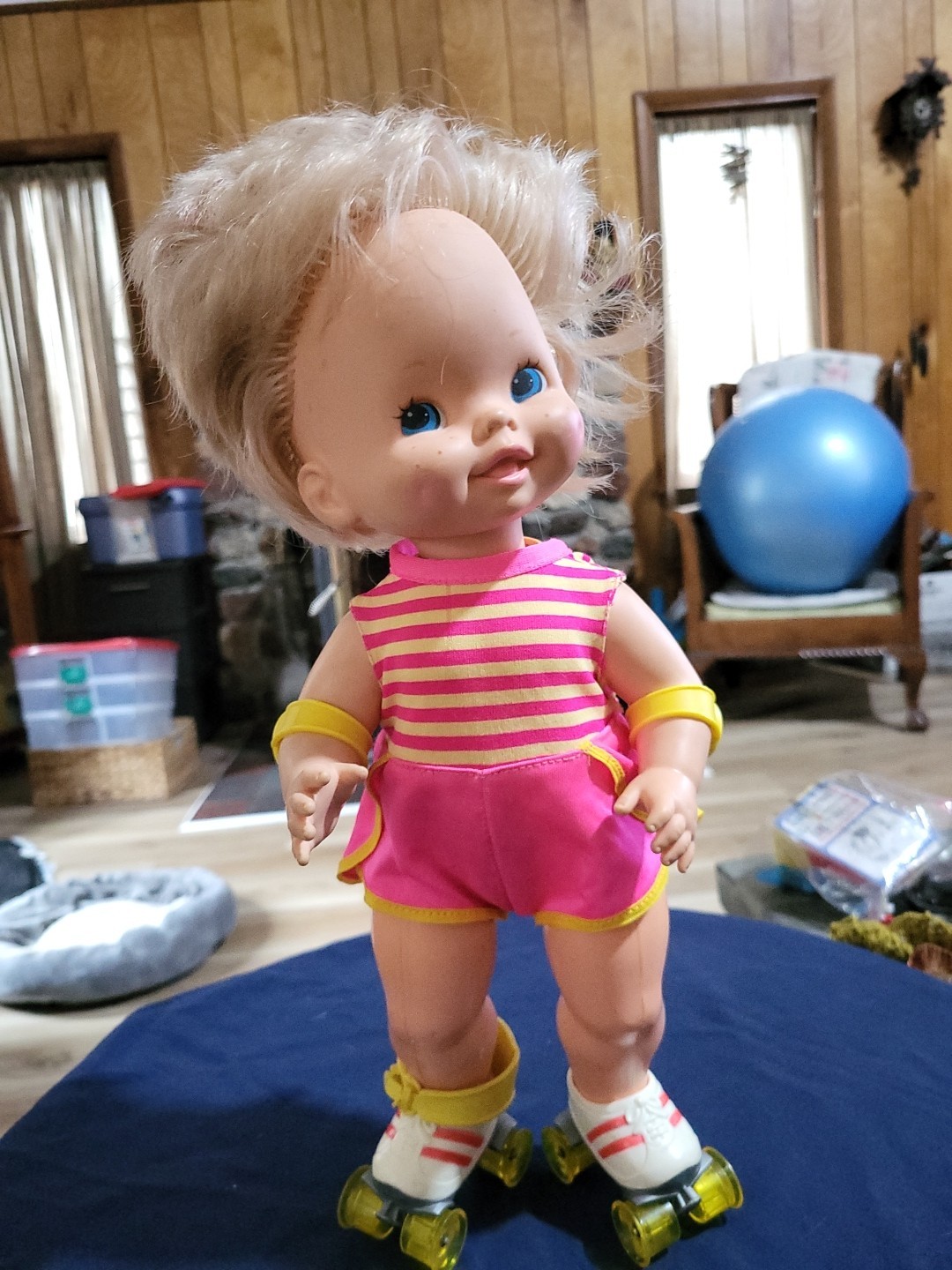 Vintage 1982 Baby Skates Rollerskating Wind Up Doll WORKS