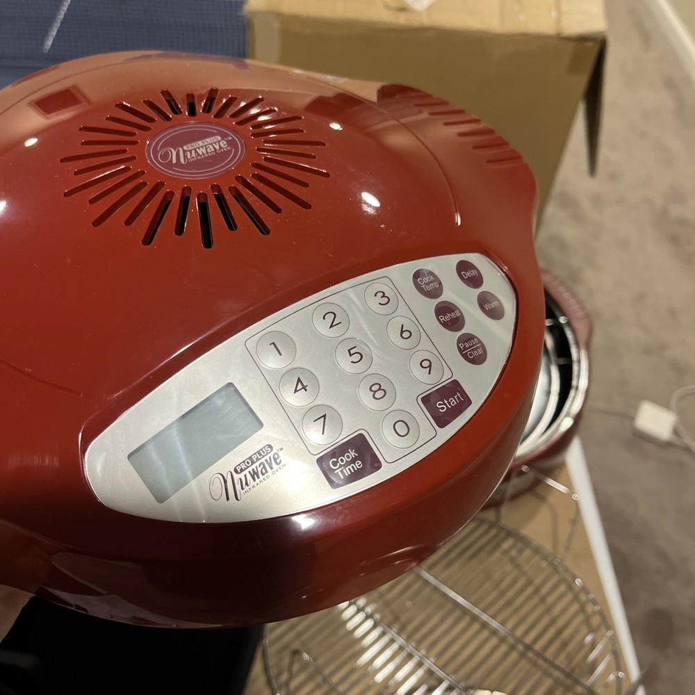 Nuwave Pro-Plus Infared Convection Oven / Open Box / Plus Silicone Bakeware