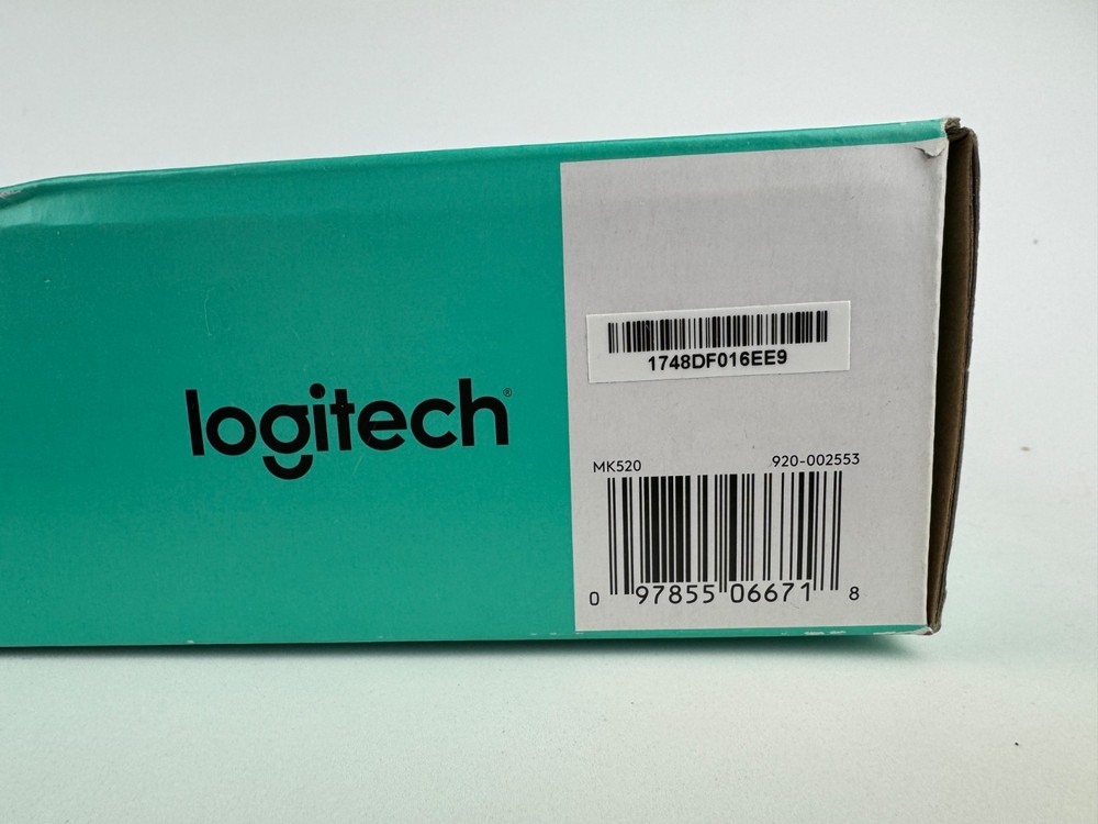 Logitech MK520 Wireless Keyboard & Mouse Combo PC MAC Secure 2.4GHz Connectivity