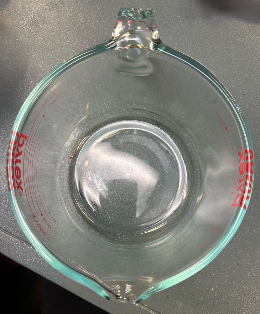 Pyrex Measuring 4 Cup (32 Oz) Glass, Clear, Red