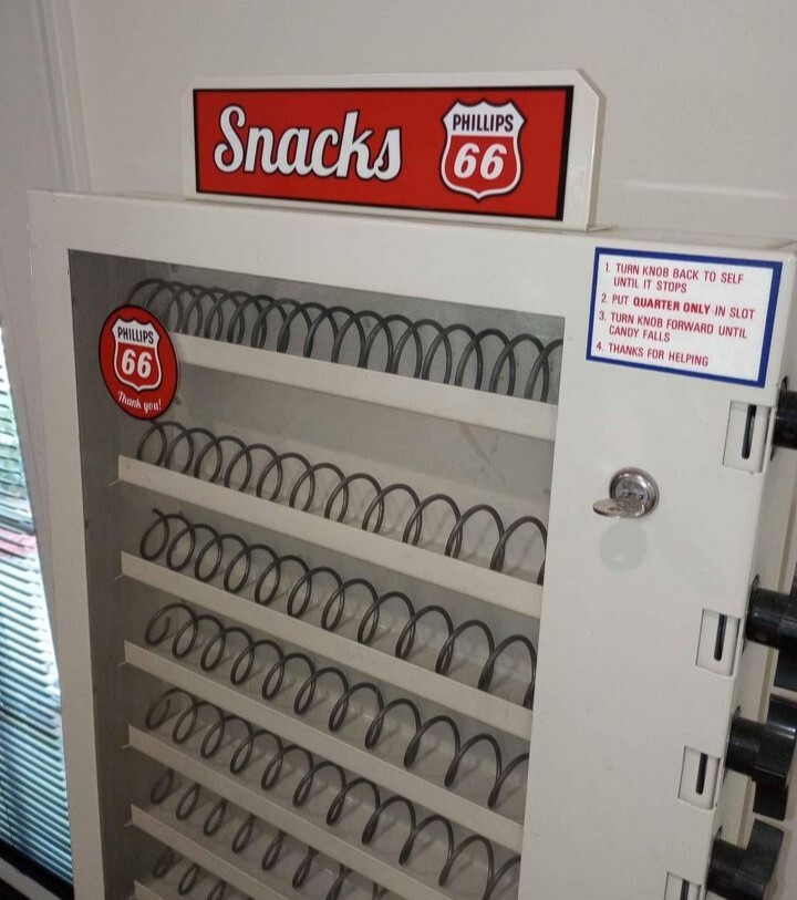 Texaco Snacks sign .. Gas Oil Gasoline Mancave Garage