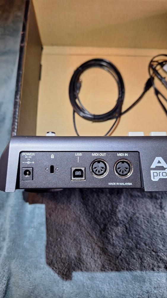 Akai MPD26 Velocity Sensitive Pad Controller