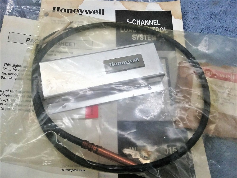 1 NOS Honeywell W7305A 1015 5-CH Load Controller Remote Temp Sensor