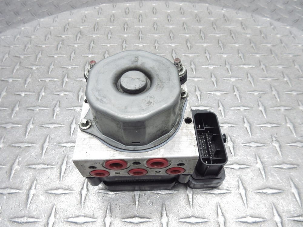 2018 Harley Electra Glide FLHTCU ABS Anti Lock Brake Module Pump Control Unit