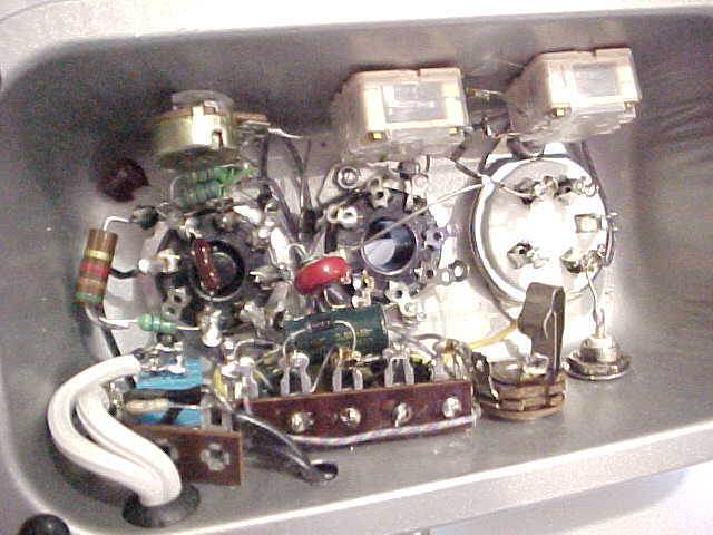 VARIABLE POWER OUT QRP CW TRANSMITTER FOR THE 80/40 METER HAM BANDS