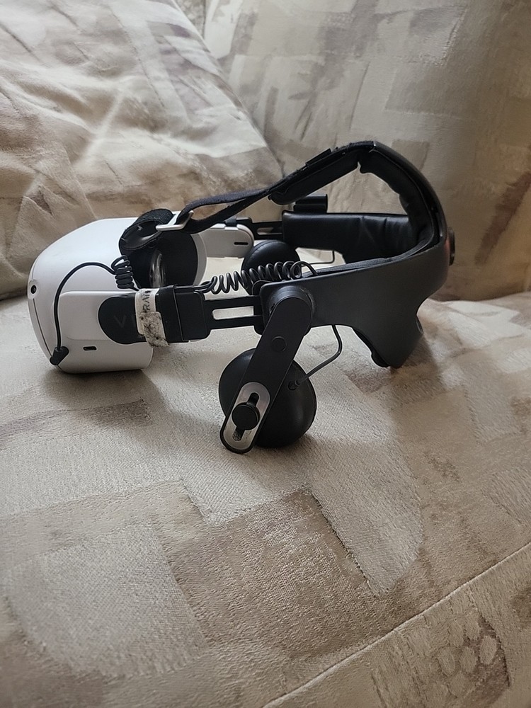 Oculus Meta Quest 2 – 256GB VR Headset w/ Controllers / Excellent!✅