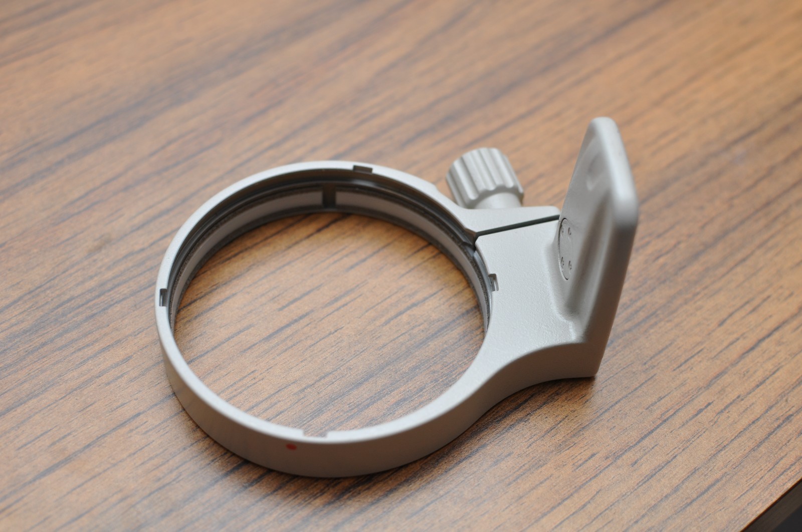 Canon Tripod Mount Ring B (W) (70-200 F/2.8L/IS, 300 F4L, 35-350 F3.5-5.6L)