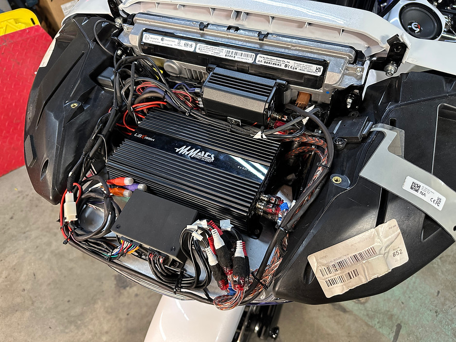 2024+ Road Glide V2 Amp Rack Harley Davidson