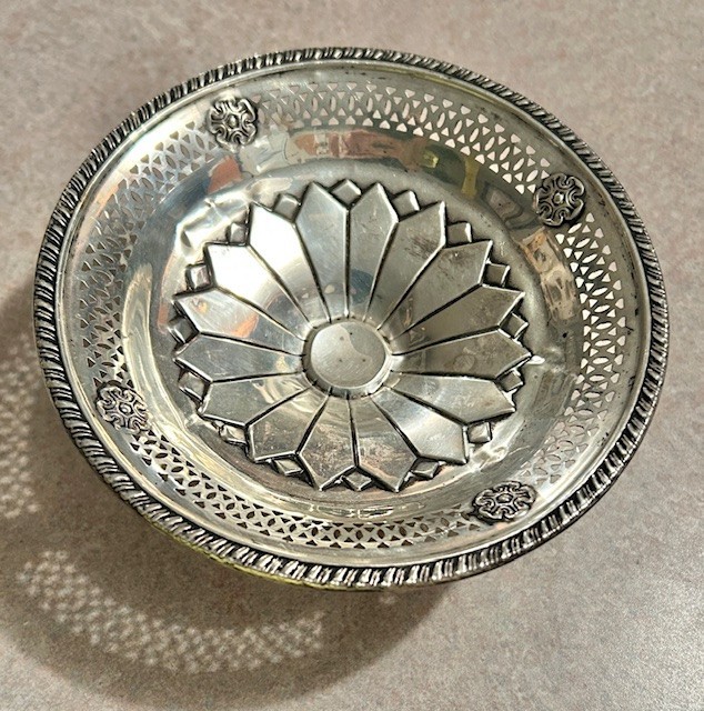 Vintage CROWN Sterling Silver Weighted Pierced Candy Dish 5.5" wide 2.5" tall