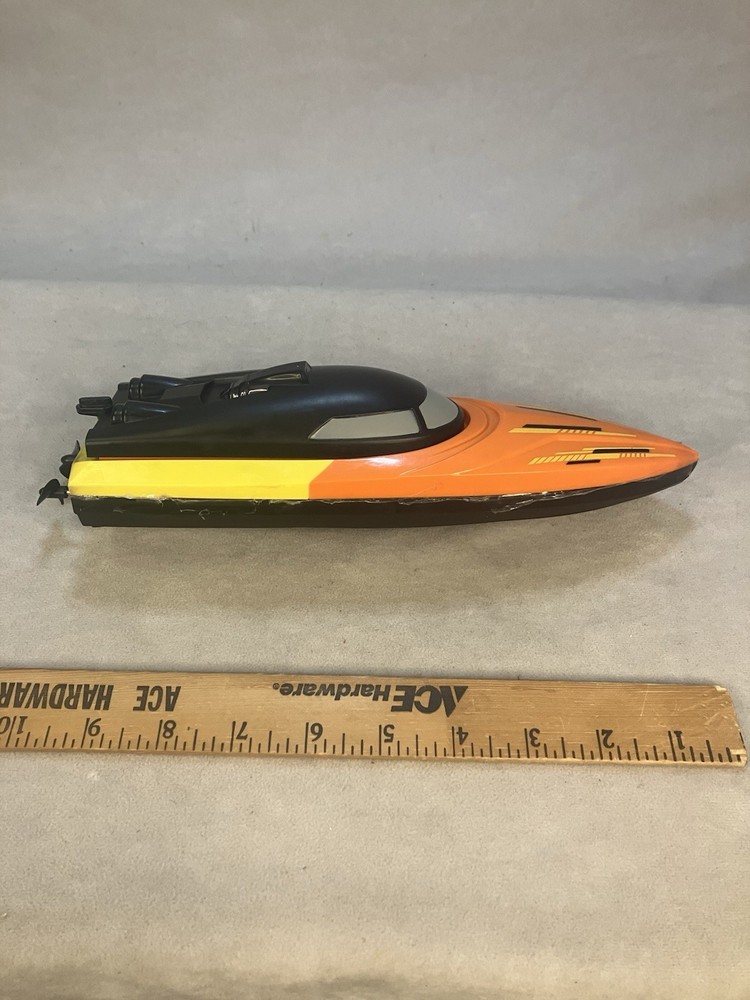 XVB Remote Control High Speed Full Function Speed Boat No remote/ Seems Glued