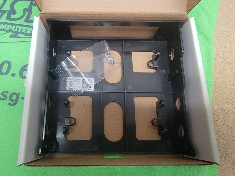 Startech BRACKETFDBK Bracket for 3.5" Floppy on 5.25" Base w Bezel