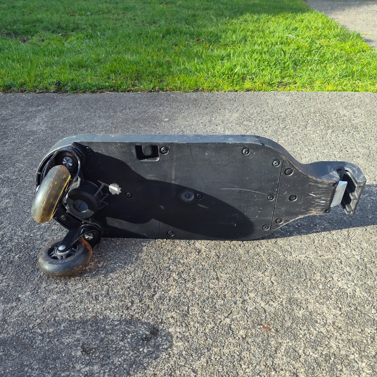 Mockingbird Skateboard Attachment With Seat And Attachment Hub