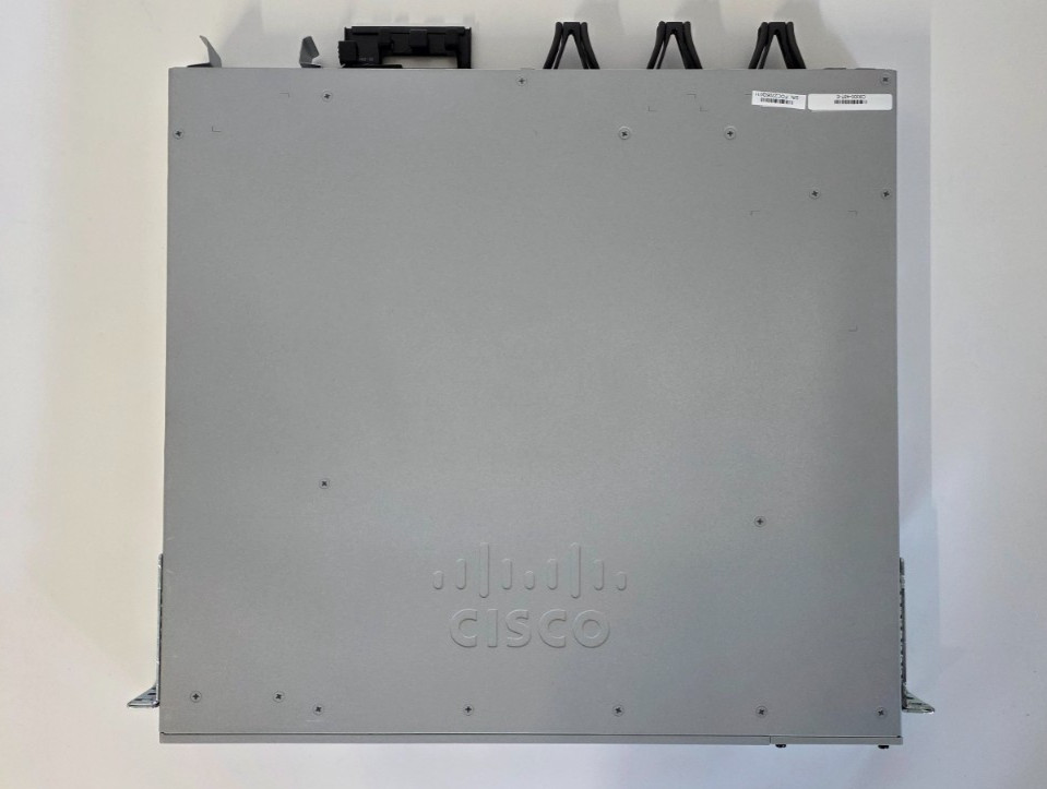 Cisco Catalyst C9300-48T-E 48 Port Gigabit Network Essentials Network Switch
