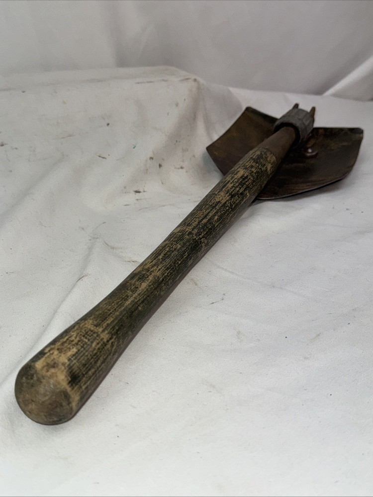 ORIGINAL WWII US ARMY M1943 COMBAT FIELD FOLDING SHOVEL-DATED 1945
