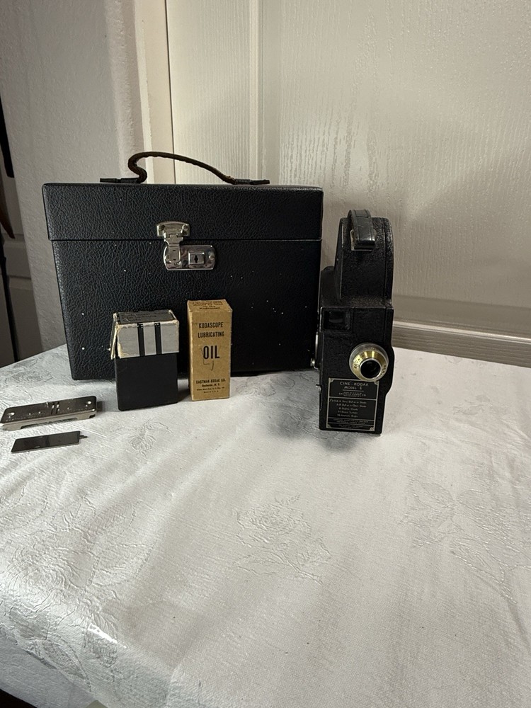 Cine-Kodak Model E Camera w/ Case, Splicer & Oil – Untested, Broken Latch