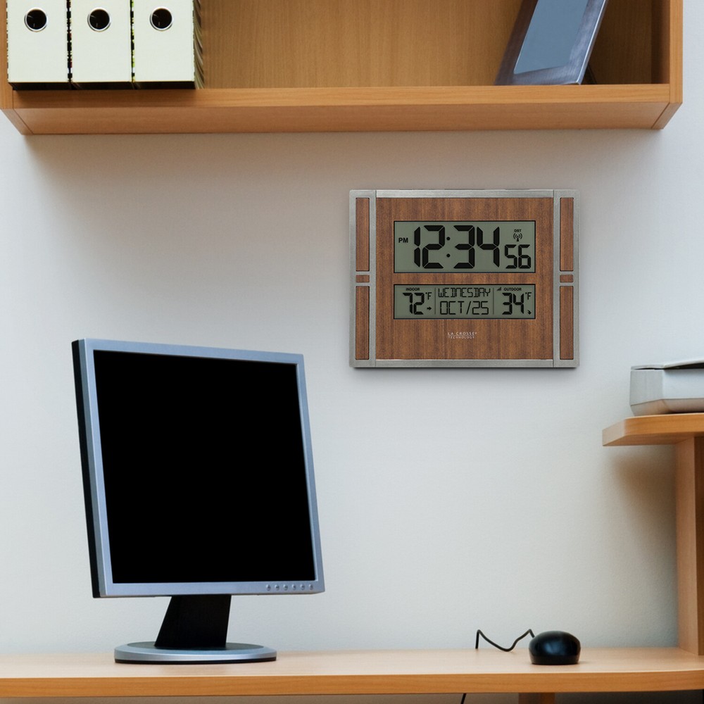 BBB86088 La Crosse Technology Atomic Digital Wall Clock IN/OUT Temp TX141-BV2