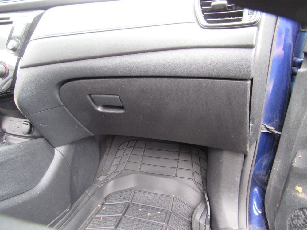 ROGUE     2018 Glove Box 1063559