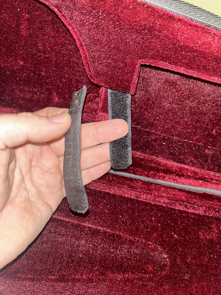 Durable Cloth Fluff Triangle Shape Case with Red Lining for 4/4 Violin Black