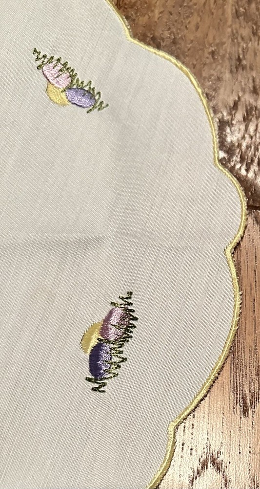 Embroidered Easter Chick, Easter Egg Scalloped Edge Doily *READ*