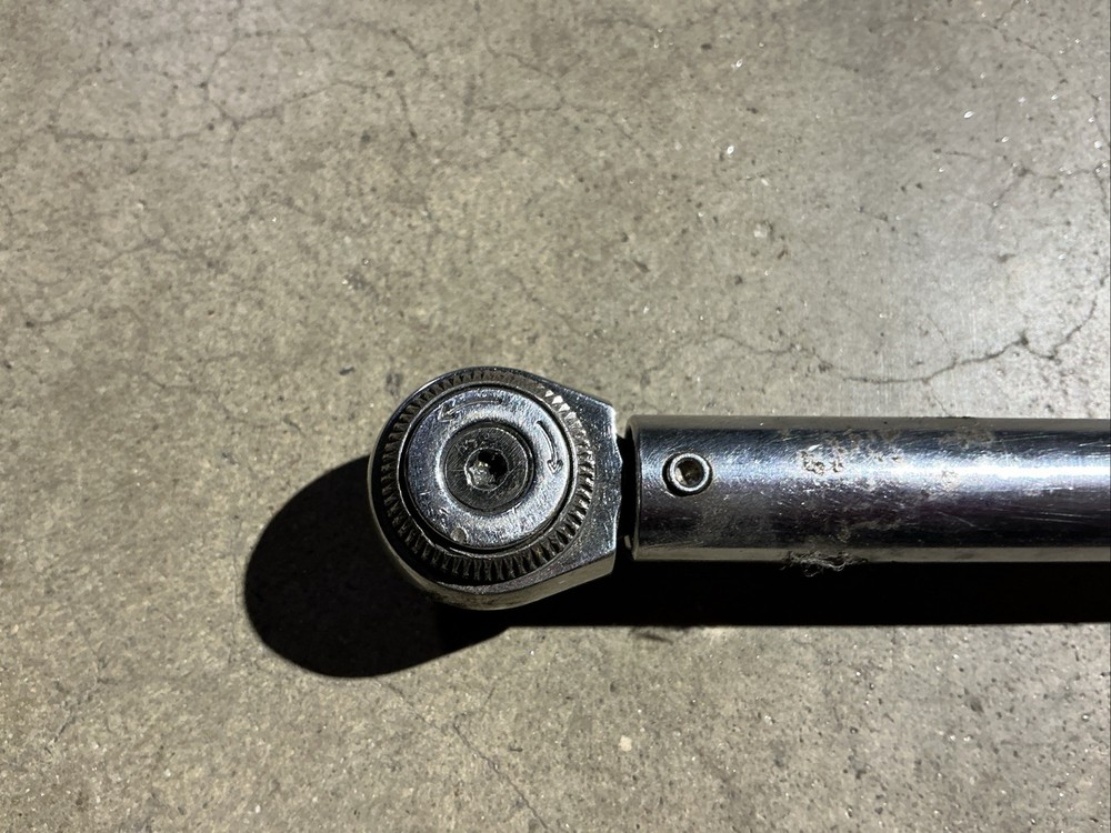 Mac Tools Rounded Head Micro-Adjustable Torque Wrench 30-200 In-Lbs 1/4 TWM200A