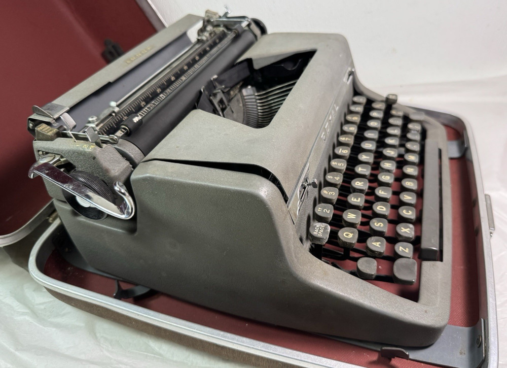 Antique 1952 Royal Arrow Typewriter Tested & Working