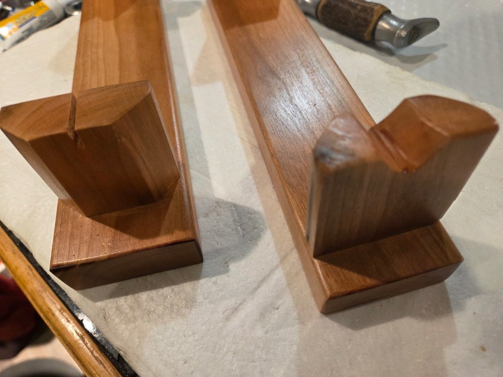 cherry knife stand U.S.A. made 10" full width ral lacquer. 3 D posts