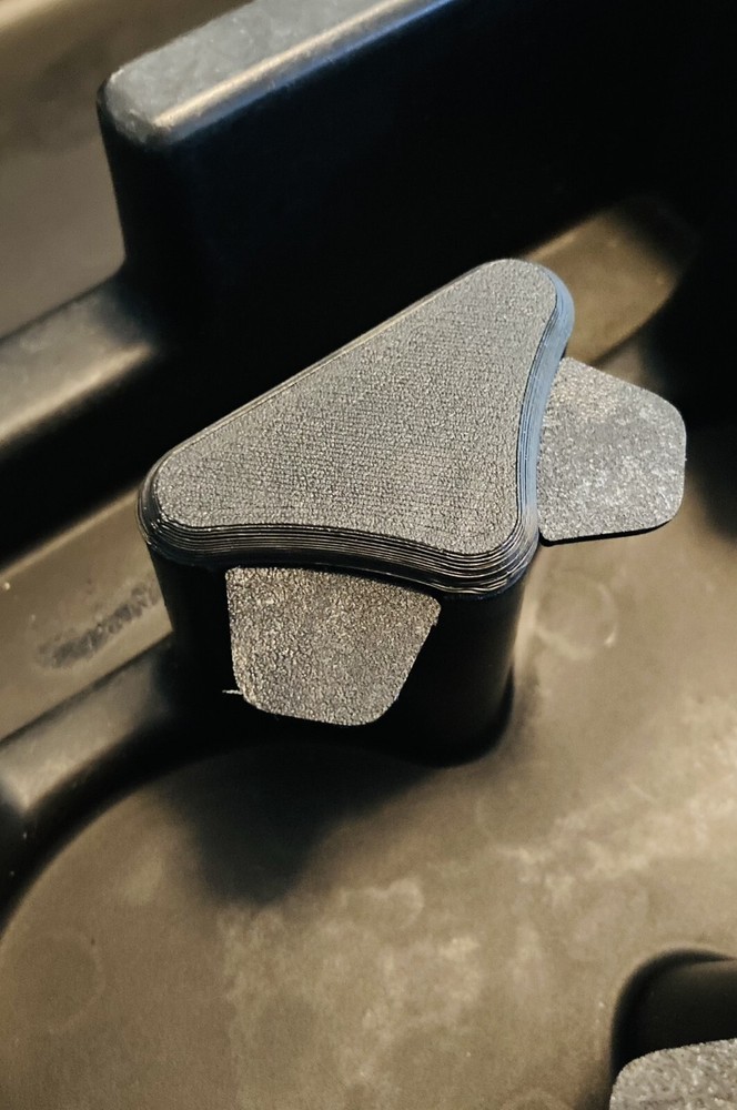 CHEVROLET SILVERADO CONSOLE CUP HOLDER TAB SET - 2003-06