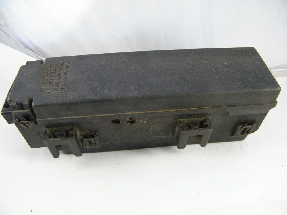 2005 DODGE DURANGO OEM ENGINE FUSE BOX