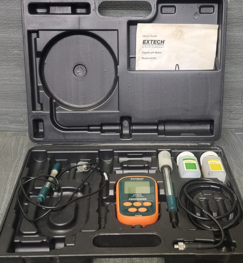 Extech PH300 pH/Temperature Kit In Original Case
