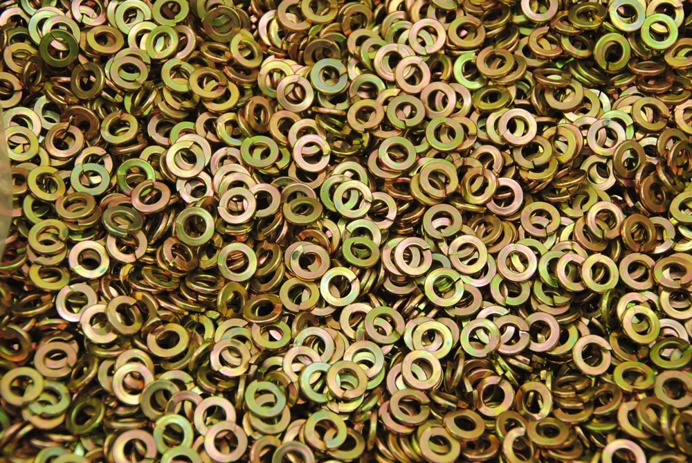 (1500) Alloy 1/4 Split Lock Washers - Yellow Zinc Plated