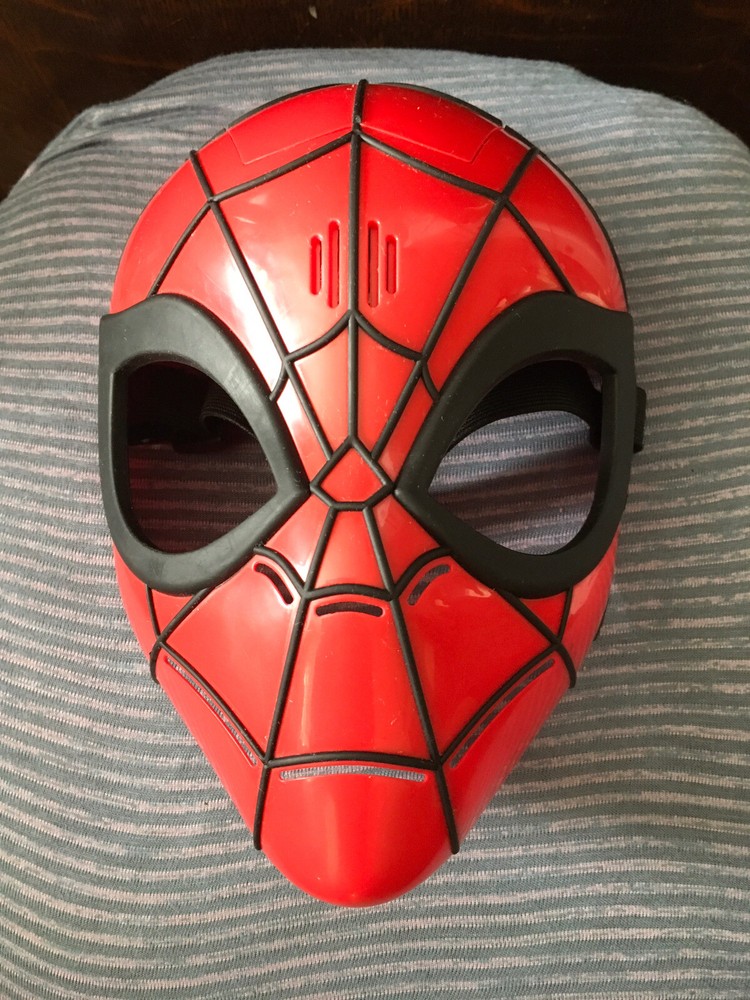 Marvel Spider-Man adjustable Talking Mask by Hasbro SA 2017