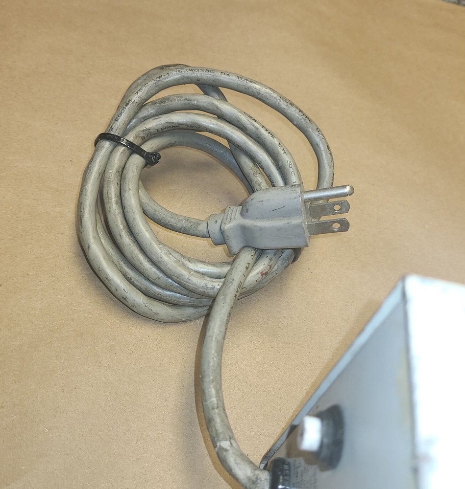Tripp Lite IS400 isolation transformer - Tested good