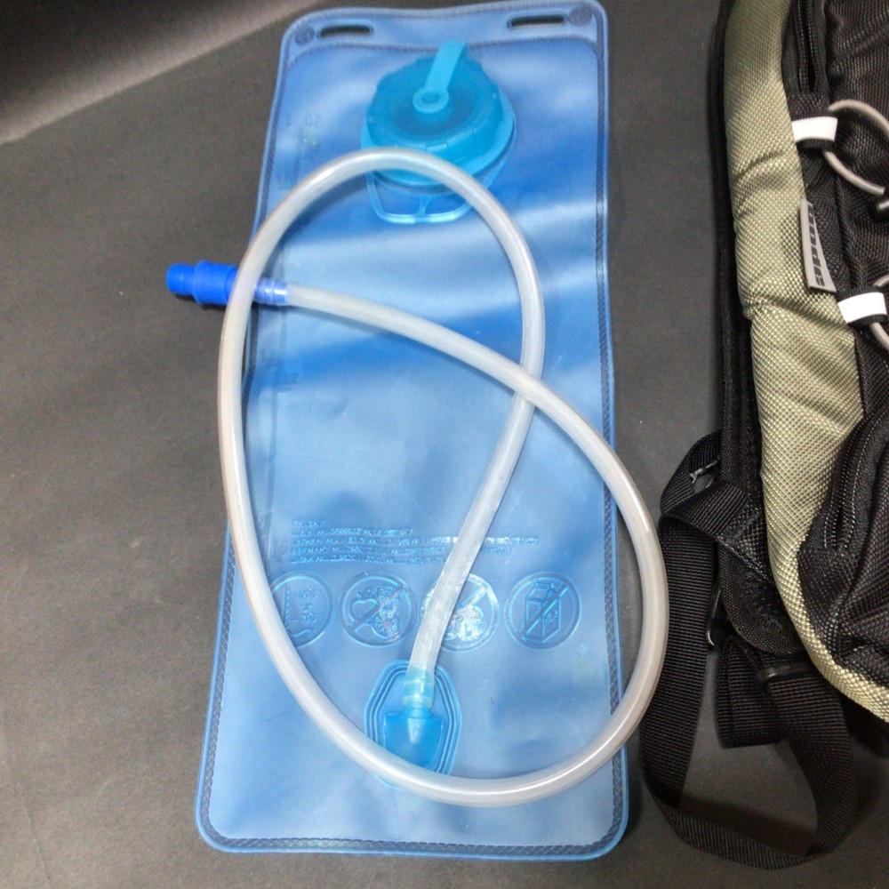 UPS Branded Hydration Backpack With 1.5L Water Reservoir & Adjustable Straps For