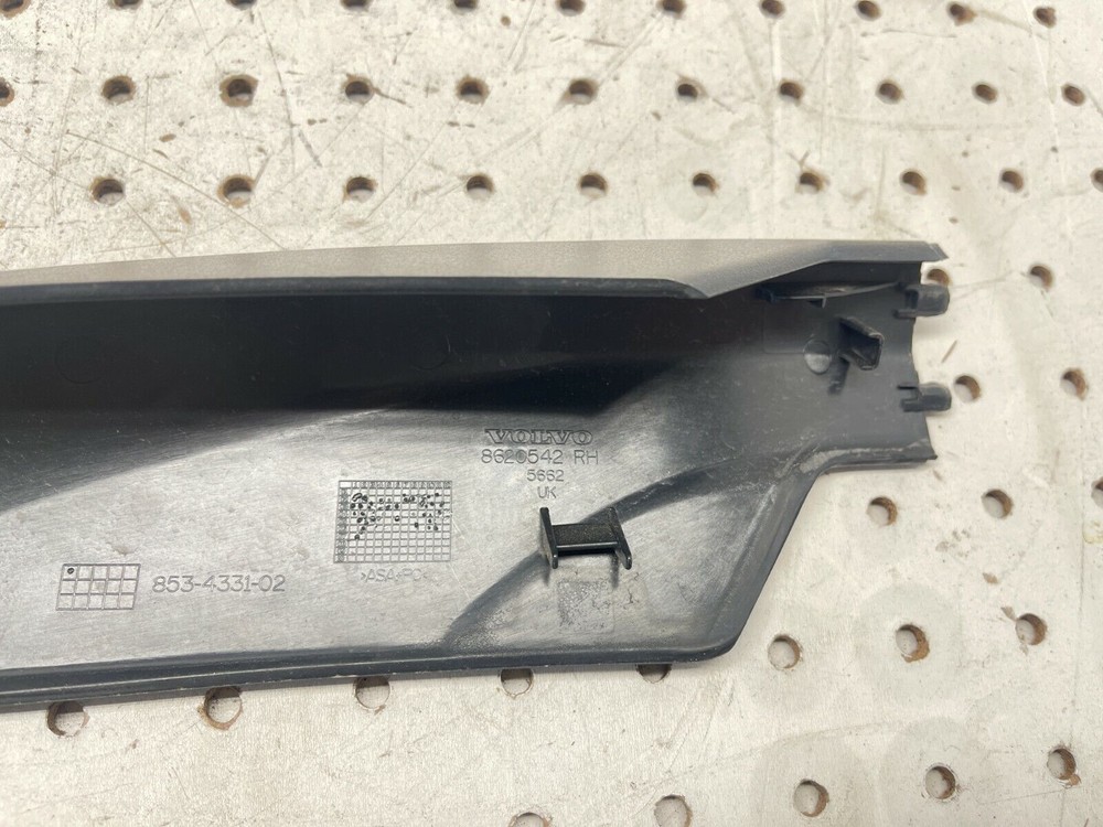 2003 - 2014 VOLVO XC90 FRONT RIGHT PASSENGER SIDE RAIL COVER CAP PANEL OEM