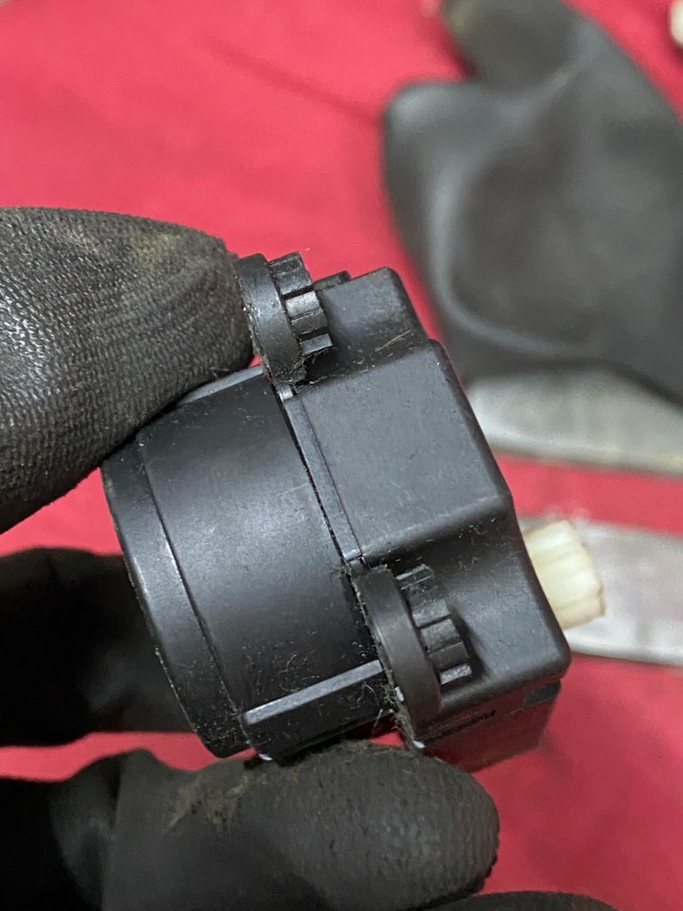 climate CONTROL BLEND ACTUATOR VALEO T1000579D