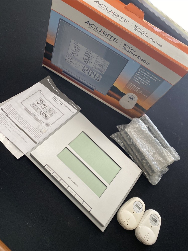 AcuRite Deluxe Wireless Weather Station Atomic Clock 00593W Remote Sensor