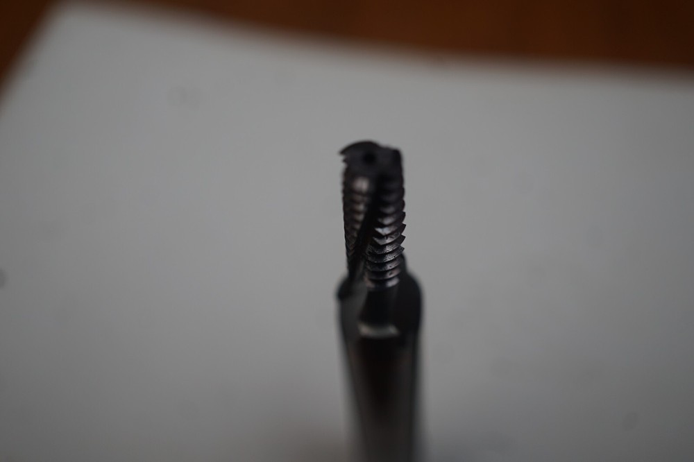 Vardex Solid Carbide Thread Mill 18 UNC VTH .242" Dia. 5/16" Shank