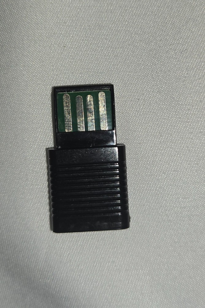 Targus Wireless USB Presenter with Laser Pointer - AMP16US - 2 Units Dongles