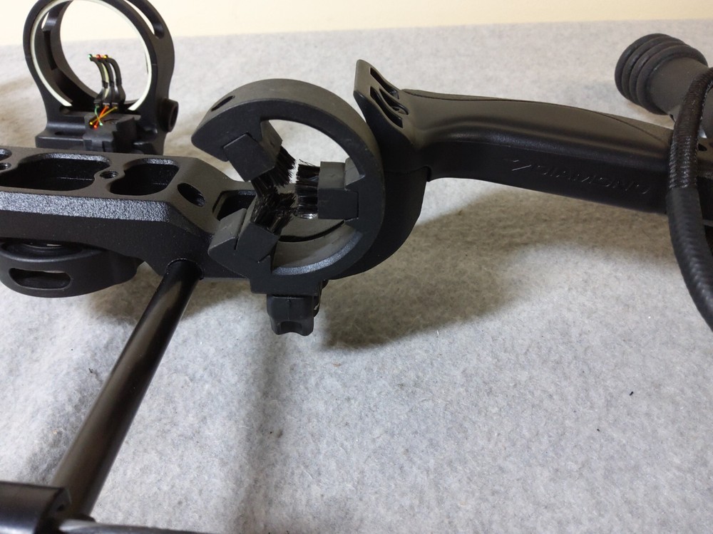 Diamond Archery by Bowtech Prism Lefthanded Compund Bow