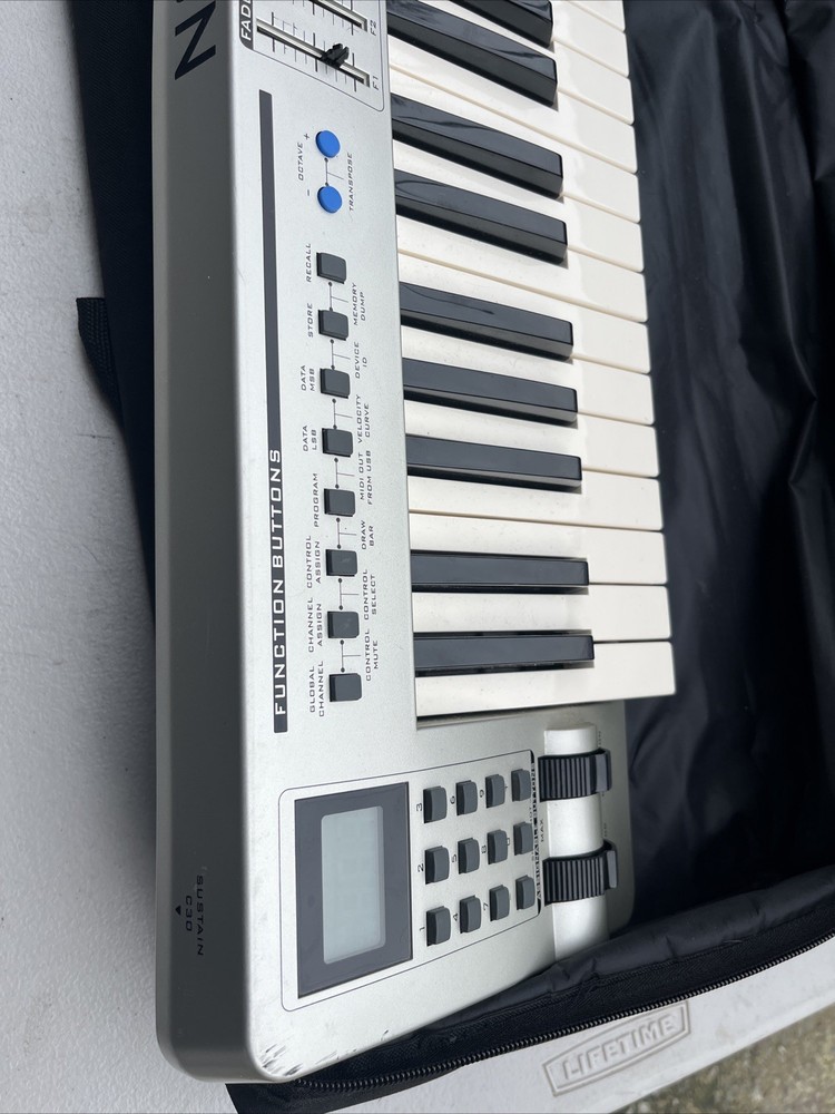 M-AUDIO EVOLUTION MK-449C MIDI Controller -- No Charger— Not Fully Tested