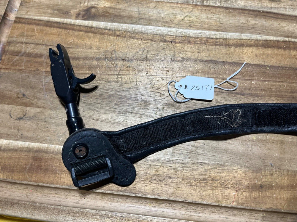 Leather Archery release (25177)