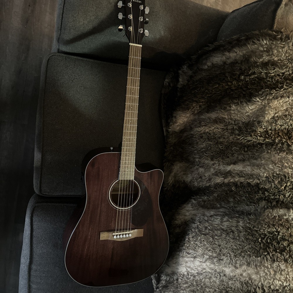 Fender Acoustic Guitar COMES WITH HARDSHELL CASE