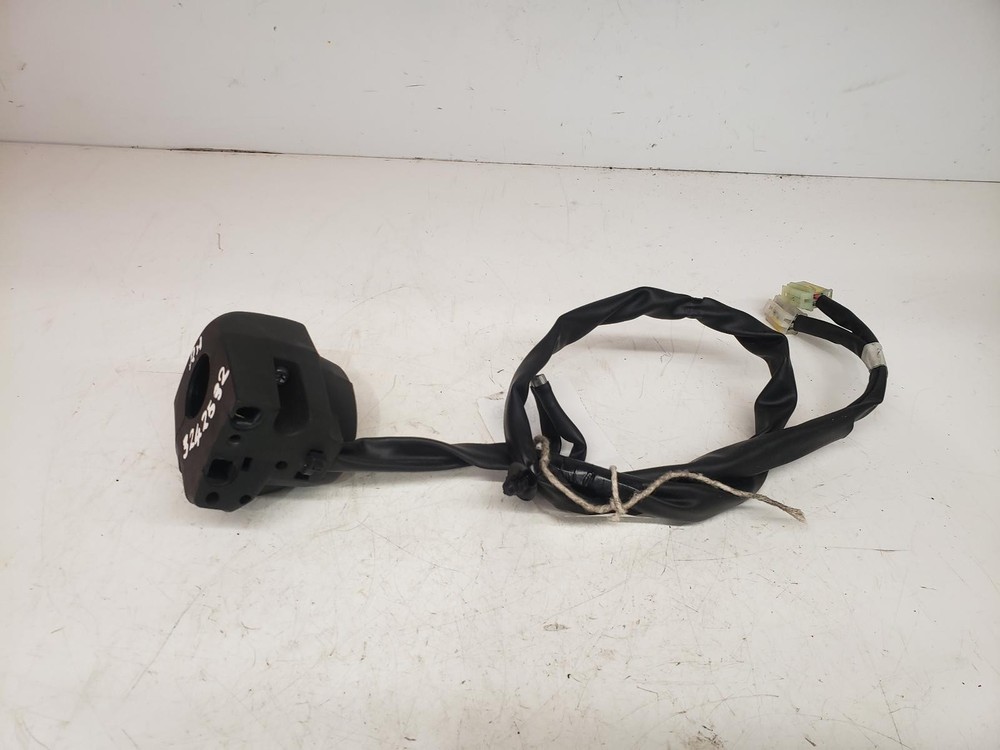 YAMAHA X-MAX 300 2024 RIGHT SIDE SWITCH GEAR