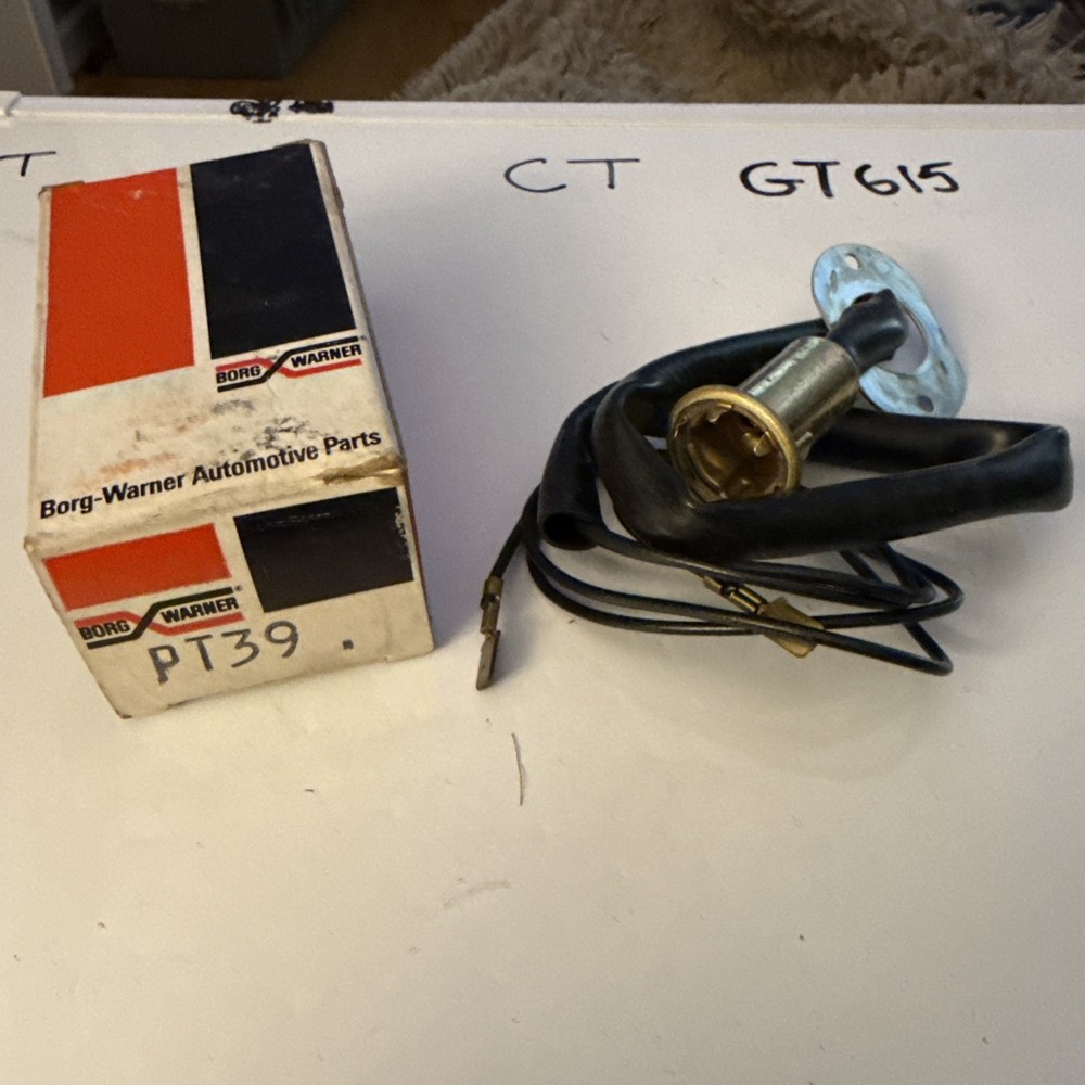 (1) BORG WARNER Pigtail Light Socket PT-39 Nos OEM Sold Individually
