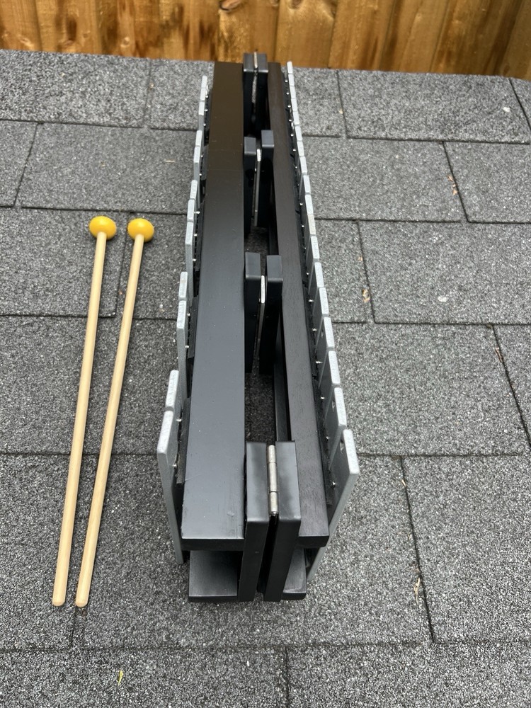 30 Note Glockenspiel and Carrying Case with Strap
