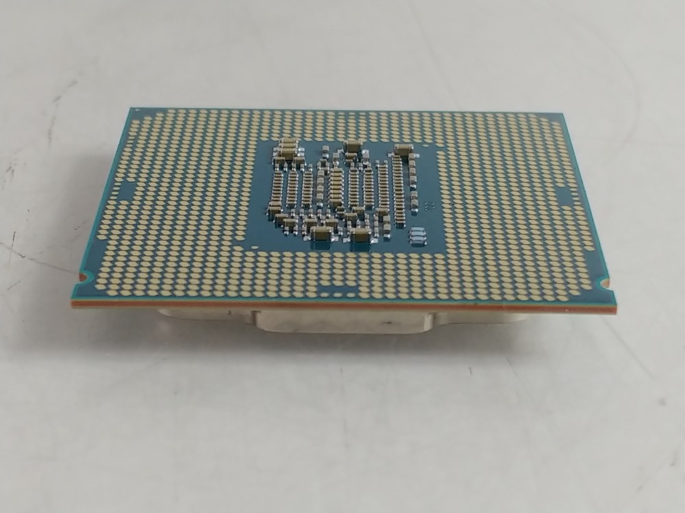 Intel Core i3-8100 3.6 GHz LGA 1151 Desktop CPU Processor SR3N5