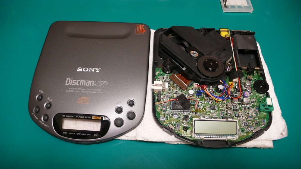 Sony D-321 Discman :: Restored :: Complete Set